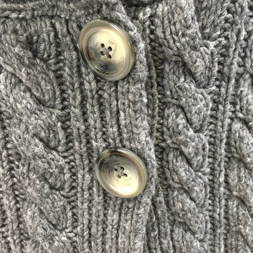 SALE!!! Eddie Bauer Gray Two-Button Cable Sweater Vest, Sz. Small - Picture 7 of 16